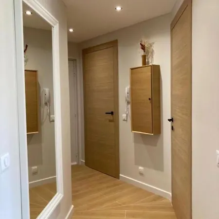 Standing Porte De Cannes 아파트 앙티브